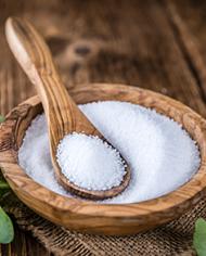 Stevia in a wooden bowl